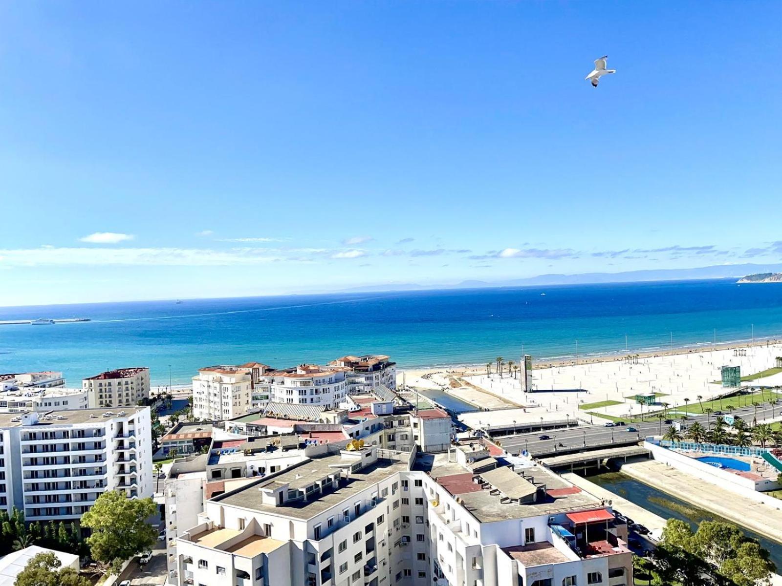 Modern Elegance With Sea Views In Central Tangier - Steps To Beach, Train And Attractions! المظهر الخارجي الصورة