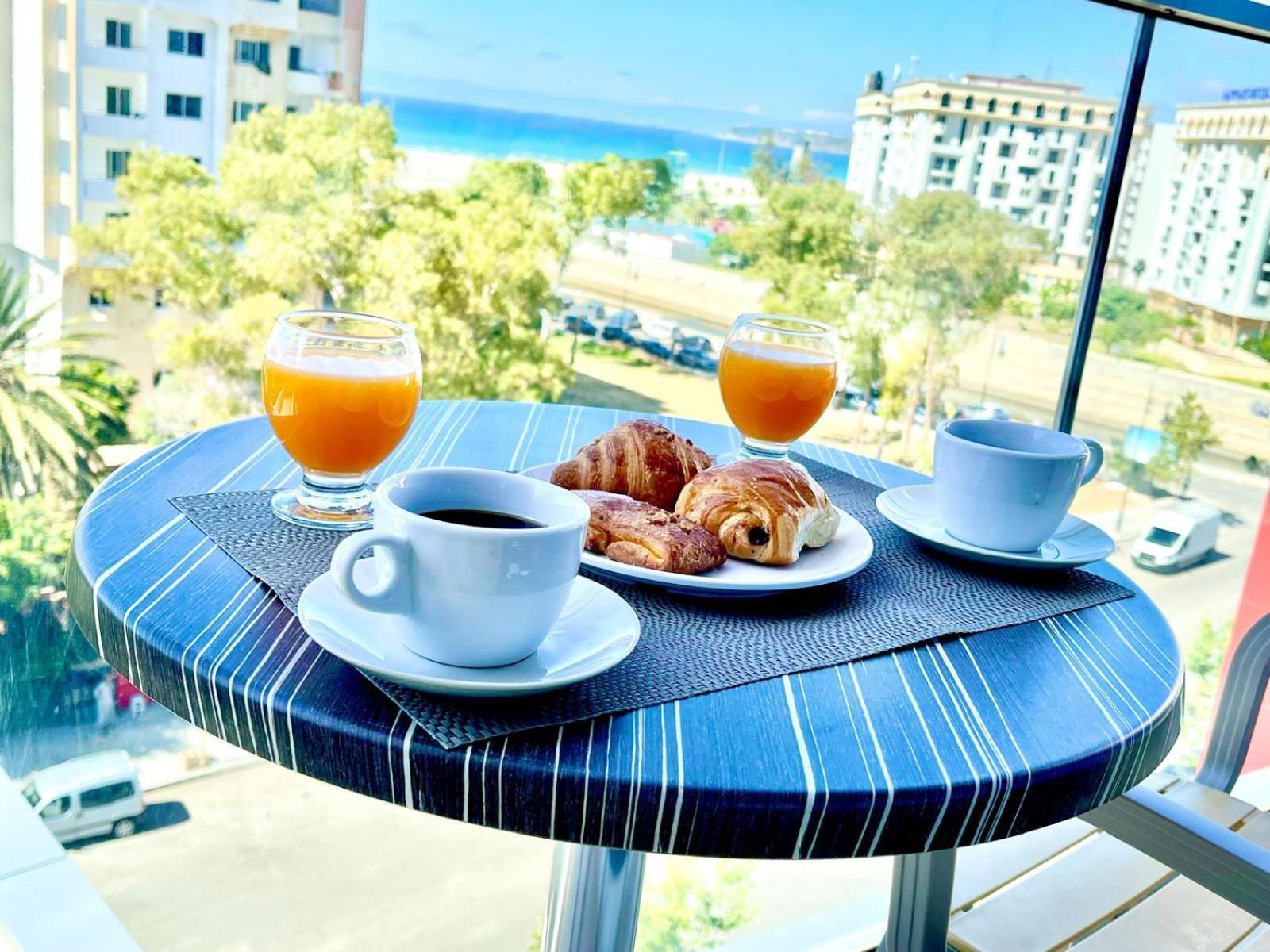 Modern Elegance With Sea Views In Central Tangier - Steps To Beach, Train And Attractions! المظهر الخارجي الصورة